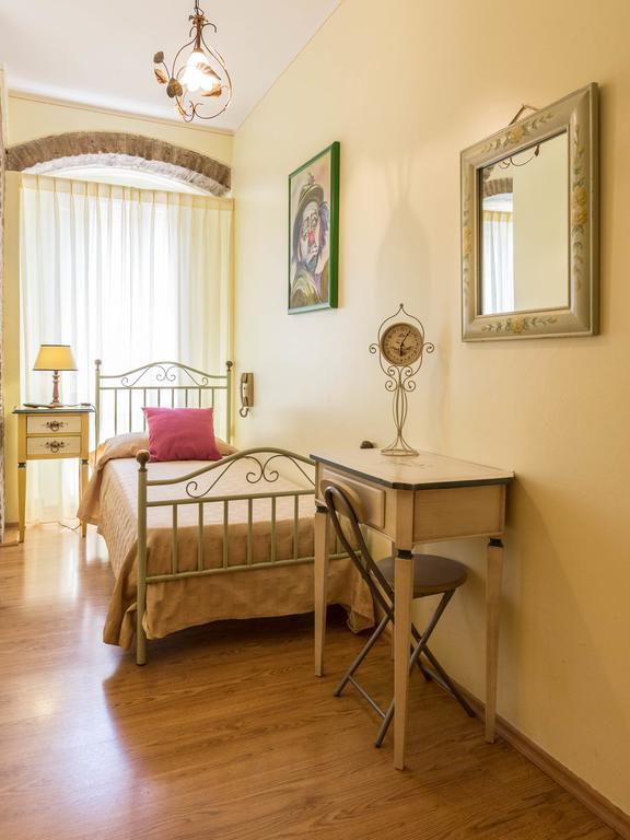 אסיסי Hotel Lieto Soggiorno מראה חיצוני תמונה