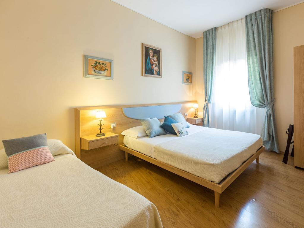 אסיסי Hotel Lieto Soggiorno חדר תמונה